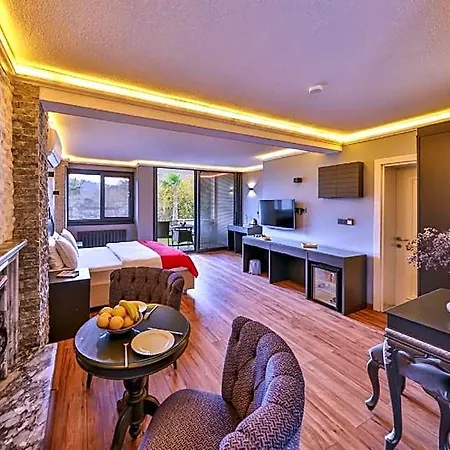 Agva Pieria Luxury 16 Szálloda *